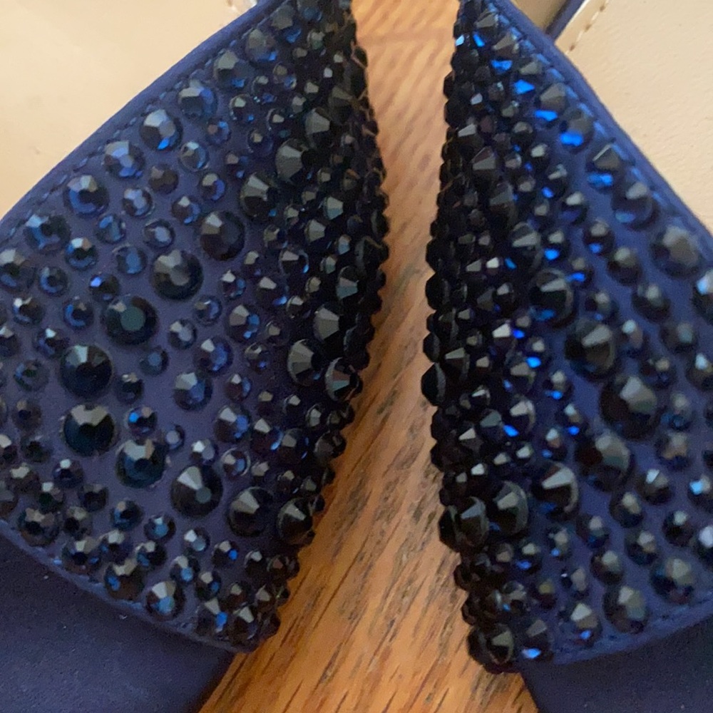 SOLD OUT!Jewel Badgley Mischka block heels in Navy Blue - Picture 2 of 6